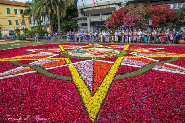 Foto di <nil> Infiorata a Diano Marina