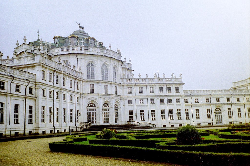 Foto di Ambra75 | CC-BY-SA-4.0 Palazzina di caccia di Stupinigi e parco della Mandria con pranzo in agriturismo